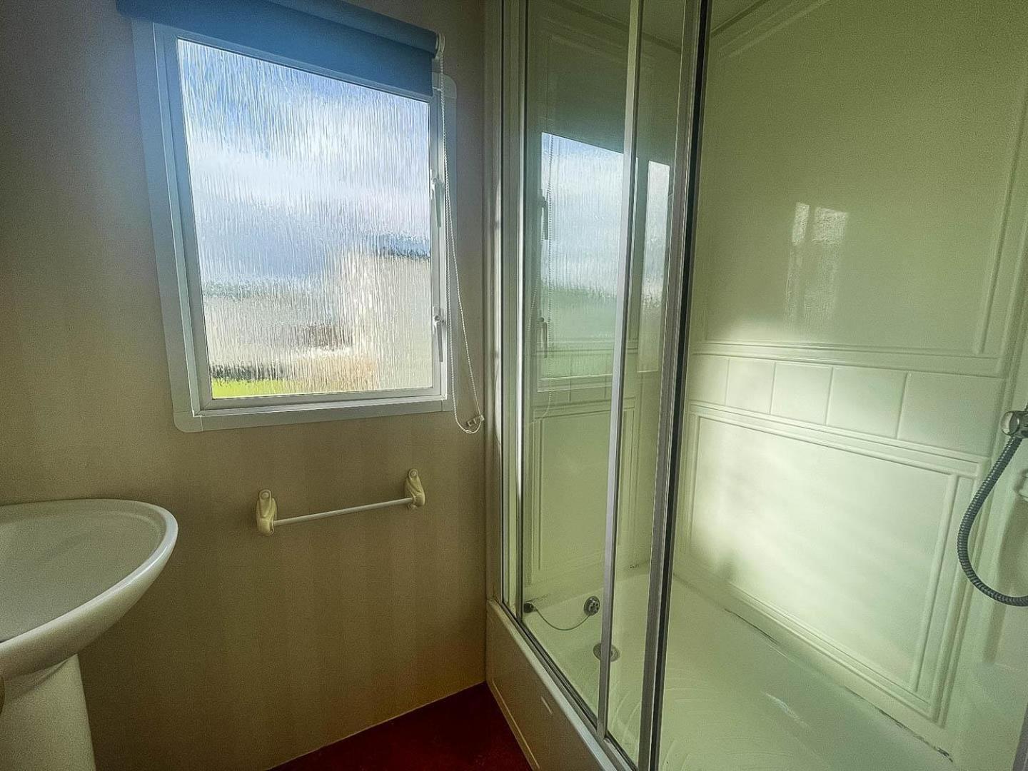 6 Berth Caravan With Decking Nearby Heacham Beach In Norfolk Ref 21047A Hotel Екстериор снимка