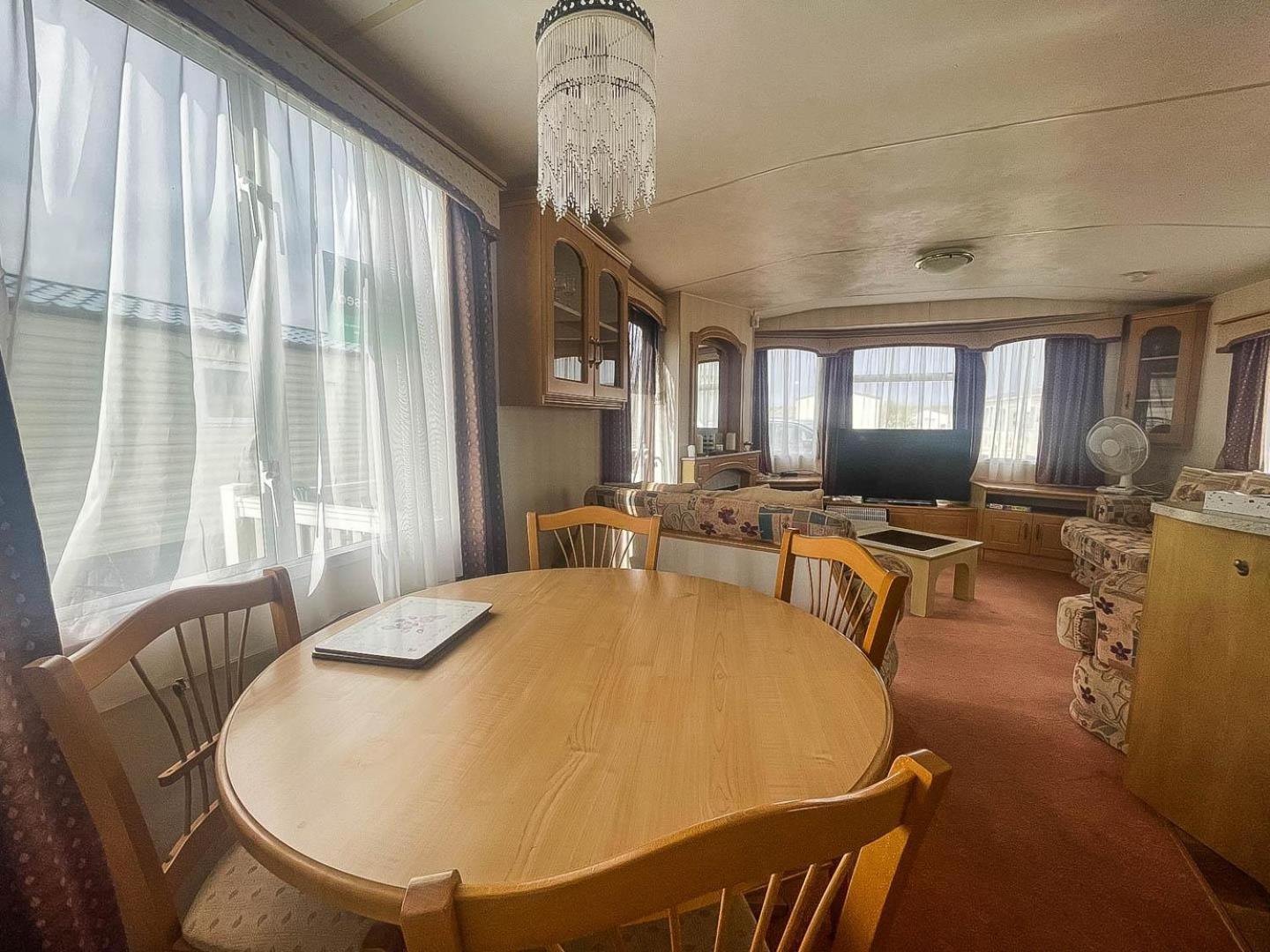 6 Berth Caravan With Decking Nearby Heacham Beach In Norfolk Ref 21047A Hotel Екстериор снимка