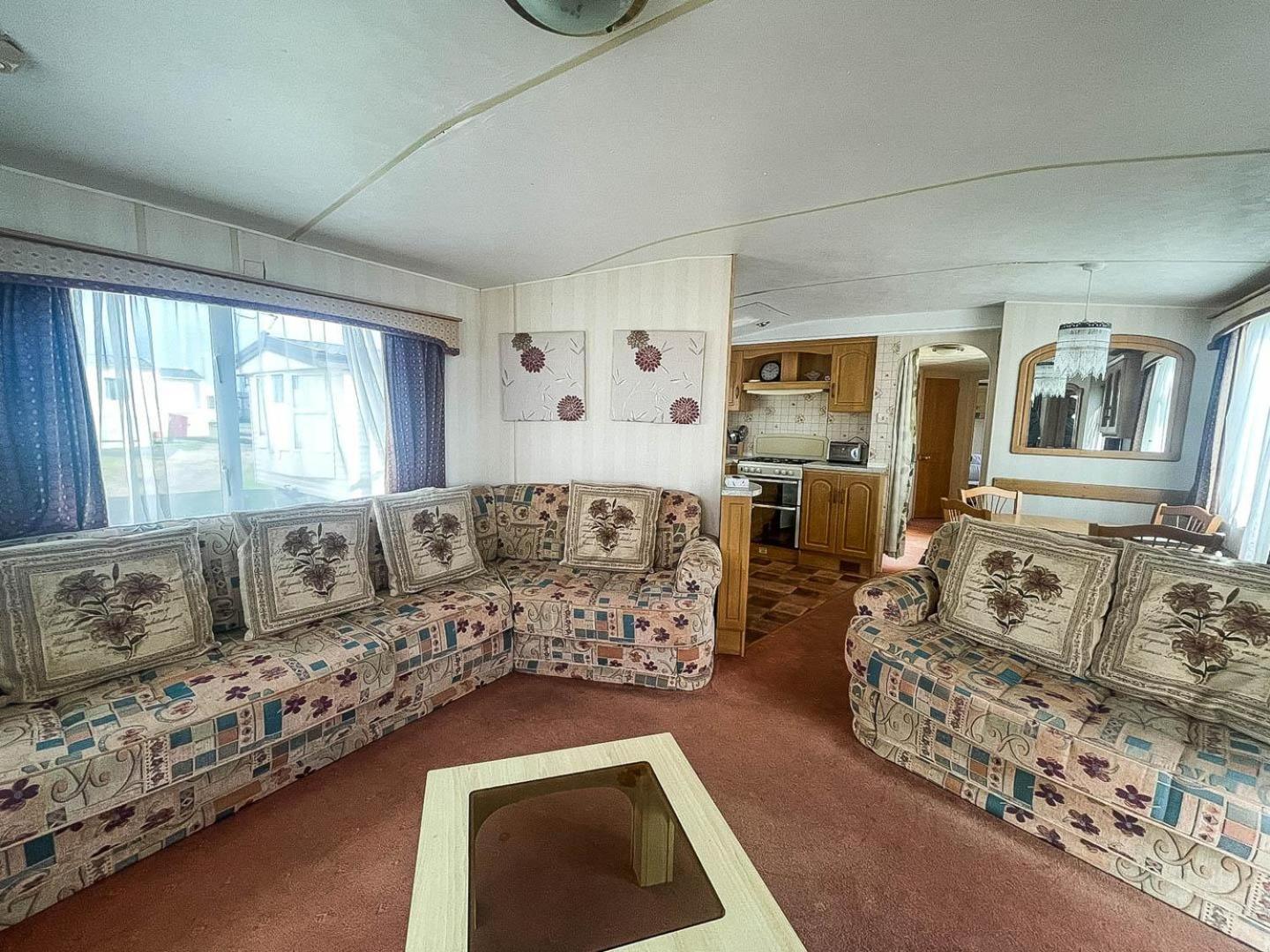 6 Berth Caravan With Decking Nearby Heacham Beach In Norfolk Ref 21047A Hotel Екстериор снимка