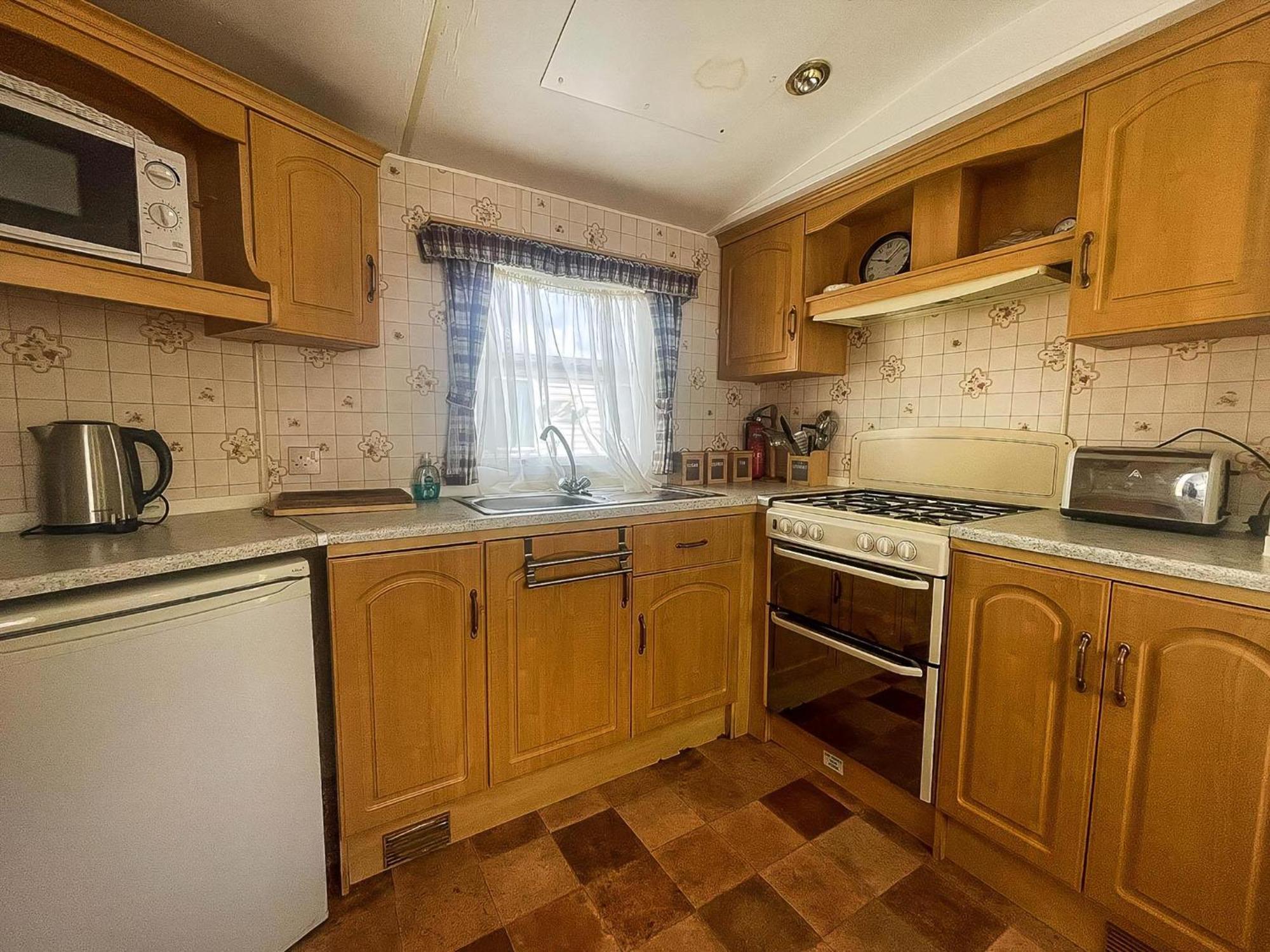 6 Berth Caravan With Decking Nearby Heacham Beach In Norfolk Ref 21047A Hotel Екстериор снимка